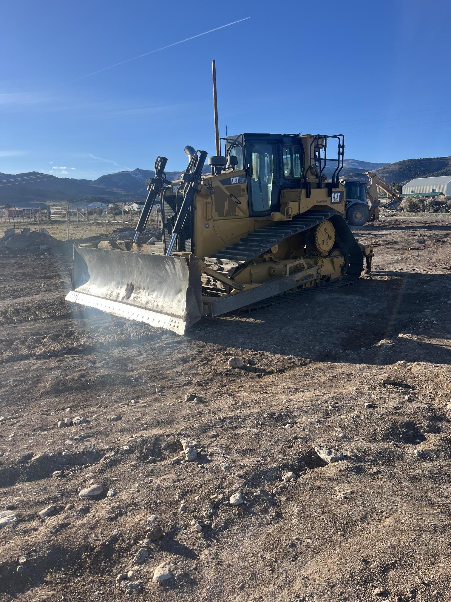 2018 CATERPILLAR D6T LGP - view 2 of 8